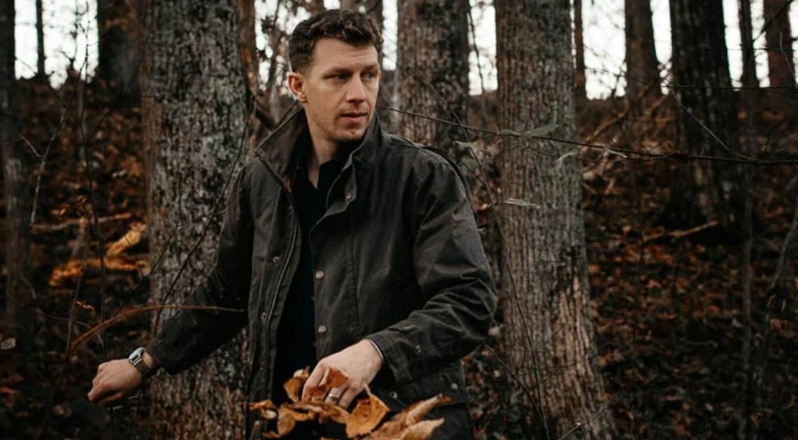 The Adult Man: Tom Beckbe Review: How Strong Are These American Roots?