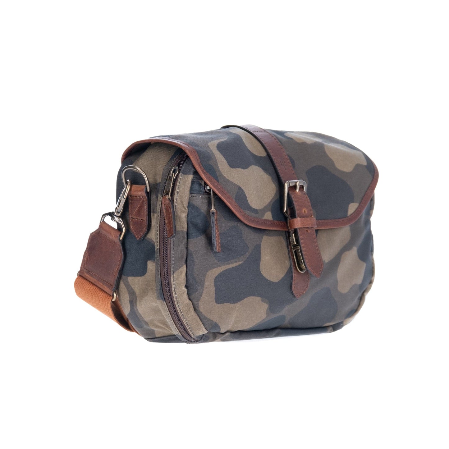 Tom Beckbes Classic Camo Blind Bag features a leather-bound top and double-shell pockets on a white backdrop.